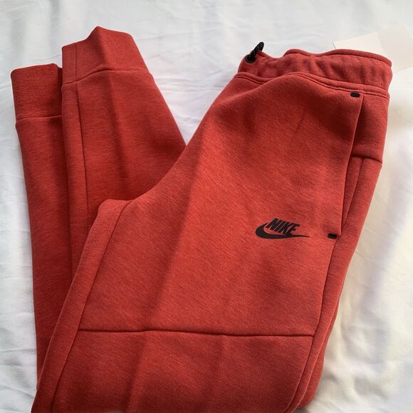 Nike Sportswear Tech Fleece Jogger Pants Boys Youth Size M HV5869 672 NWT - Picture 10 of 10